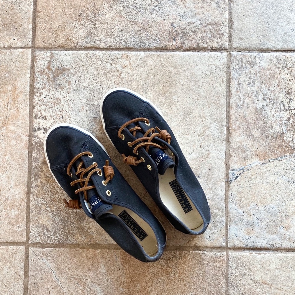 Sperry sneaker